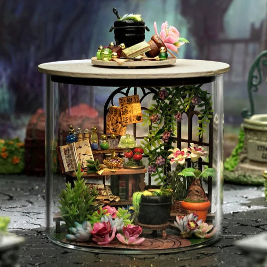 Cozy Corner Cottage - Dollhouse