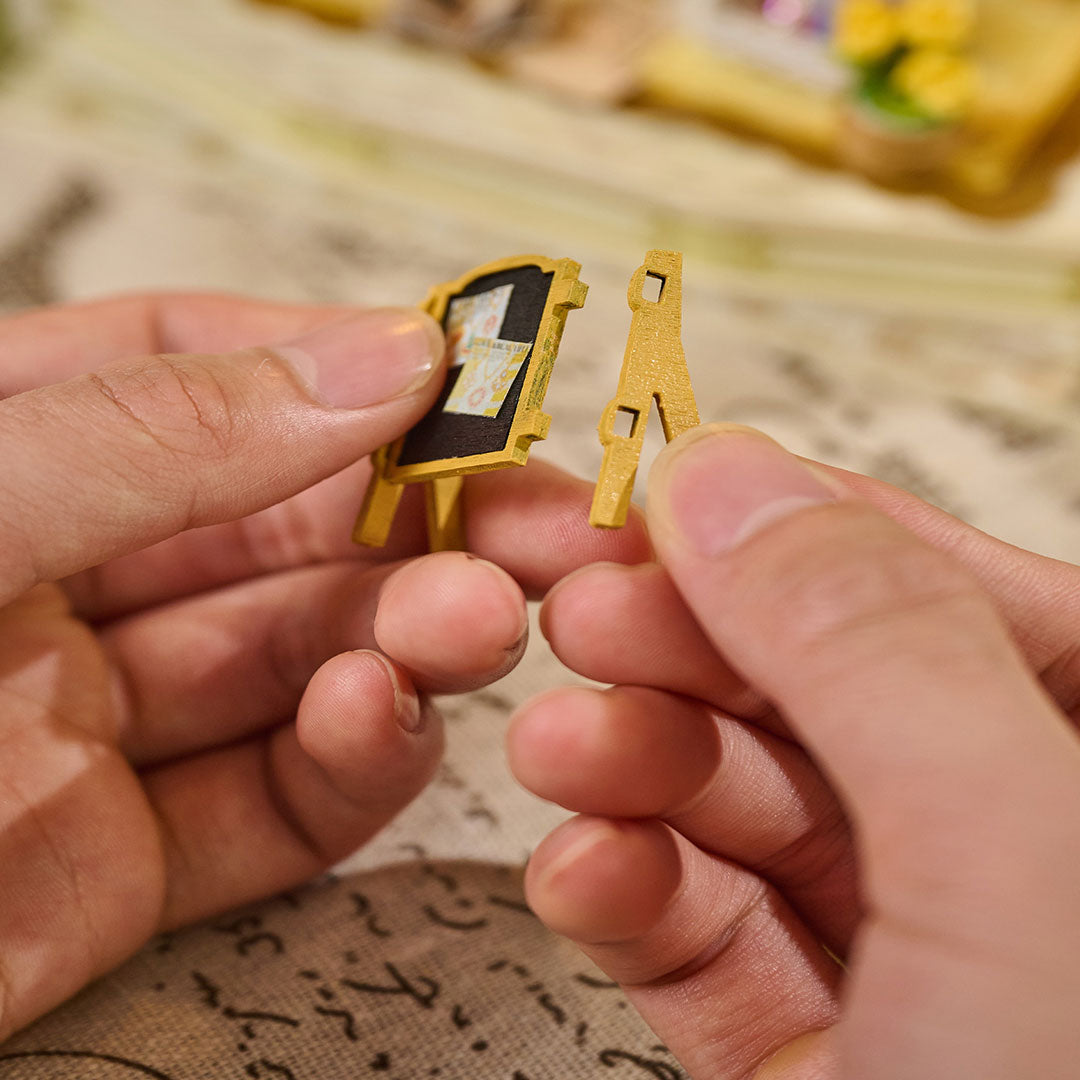 Vitrine's Tale DIY Miniature World Kit