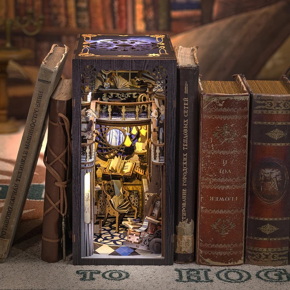 Cutebee Nebula  DIY Book Nook