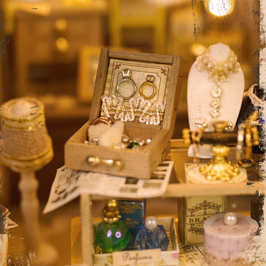 Vitrine's Tale DIY Miniature World Kit