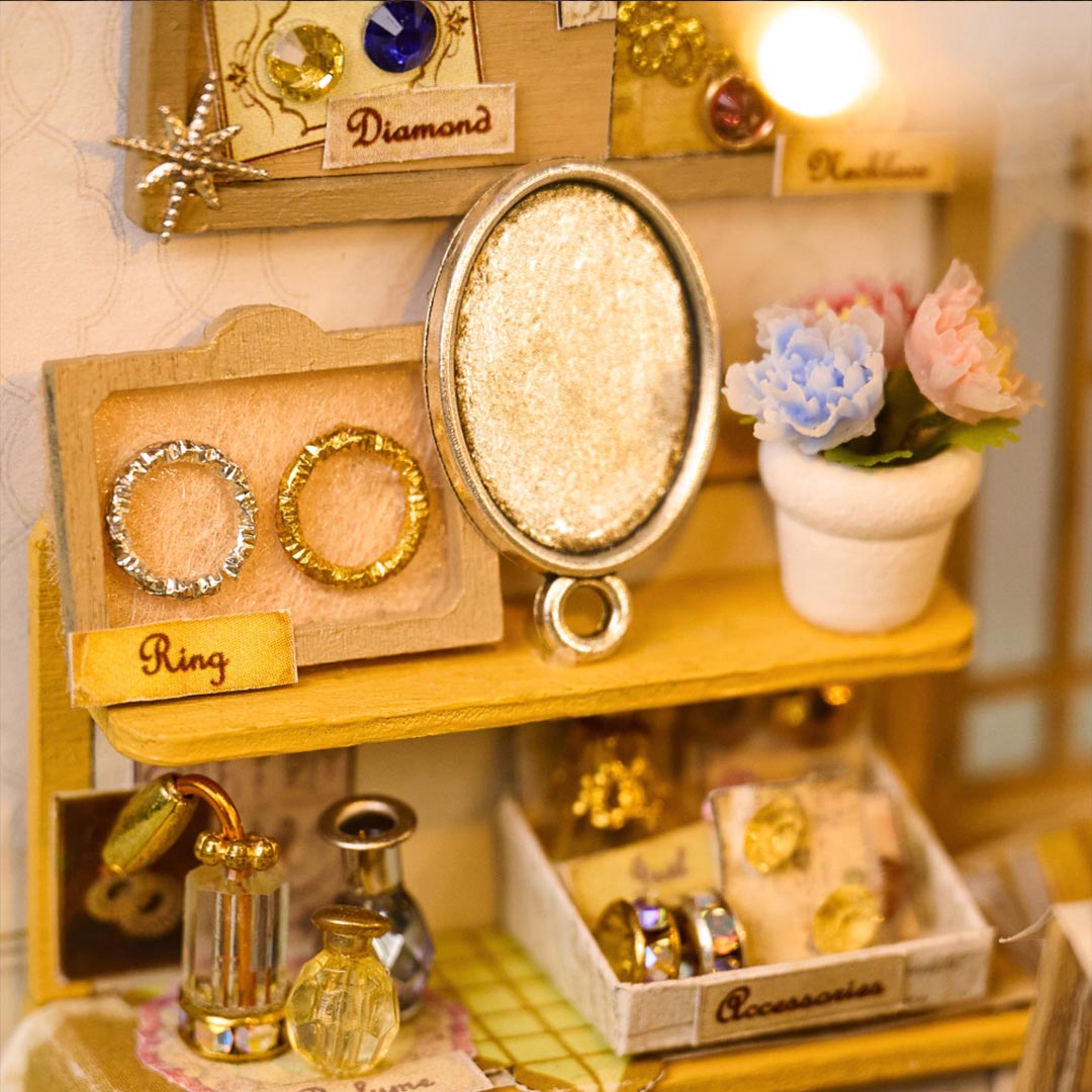 Vitrine's Tale DIY Miniature World Kit