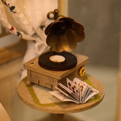 Vitrine's Tale DIY Miniature World Kit